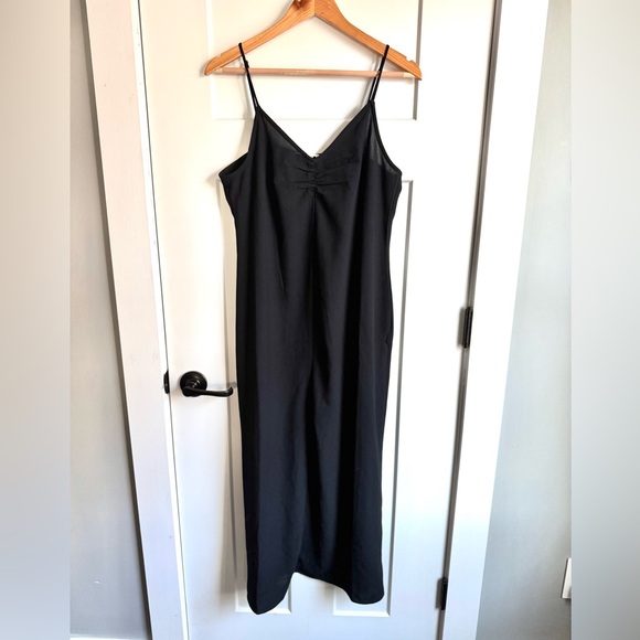 H&M Dresses & Skirts - NWT H&M Black Maxi Dress